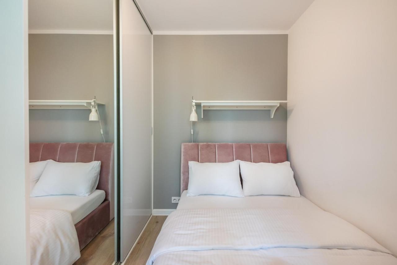 Sluzew Manhattan Place Apartment Варшава Екстериор снимка